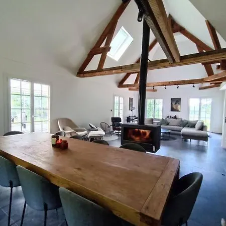 Maison Canadienne Dans La Foret